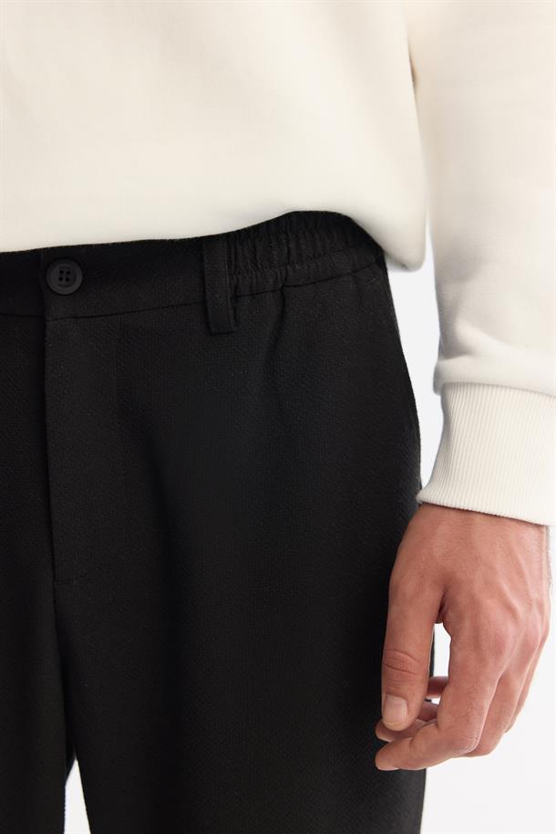 Siyah Yanı Lastikli Gofreli Chino Pantolon