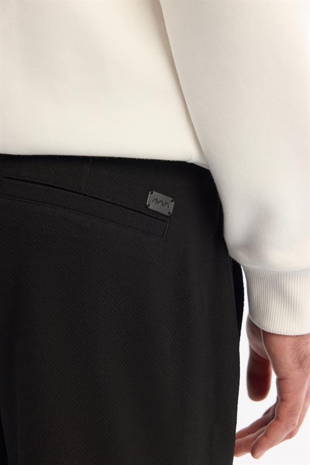 Siyah Yanı Lastikli Bi-Stretch Kolay Ütülenen Chino Pantolon