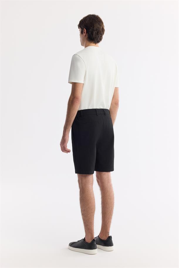 Siyah Yanı Lastikli Gofreli Bi-Stretch Chino Şort