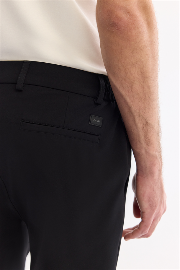 Siyah Yanı Lastikli Kırışmaz Teknik Kumaş Chino Pantolon