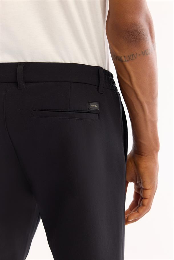 Siyah Yanı Lastikli Hızlı Kuruyan Kırışmayan Pantolon