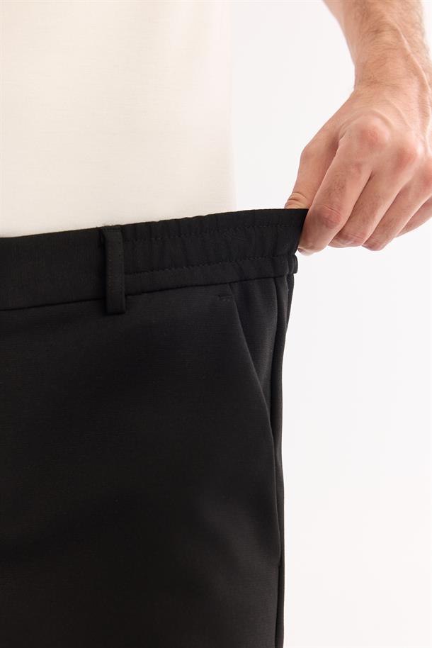 Siyah Yanı Lastikli Viskon Karışımlı Chino Pantolon