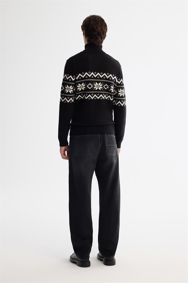 Siyah Tam Balıkçı Yaka Kar Desenli Soft Touch Triko Kazak