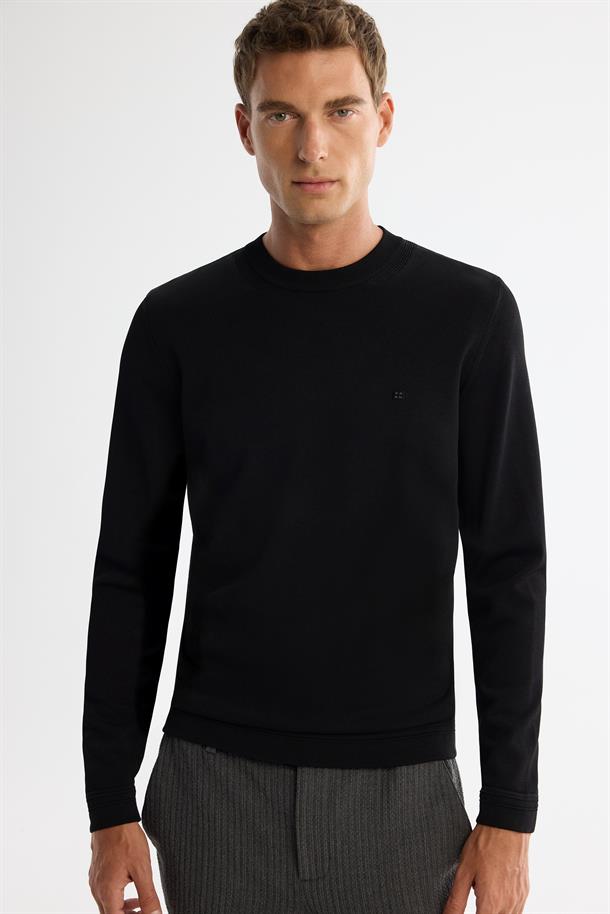 Siyah Yüksek Bisiklet Yaka Rayon Triko Kazak