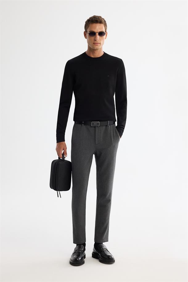 Siyah Yüksek Bisiklet Yaka Rayon Triko Kazak