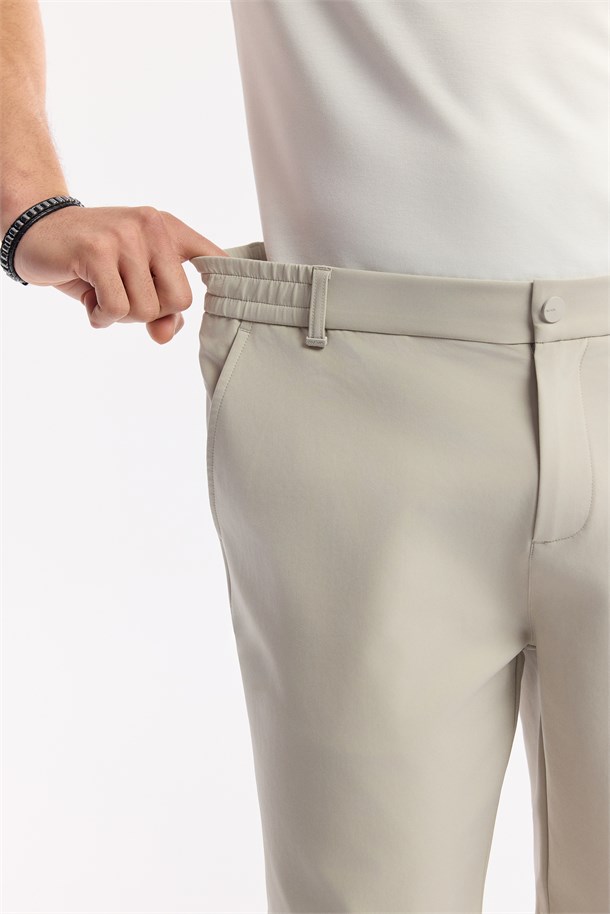 Taş Beli Lastikli Bi-Stretch Teknik Kumaş Şort
