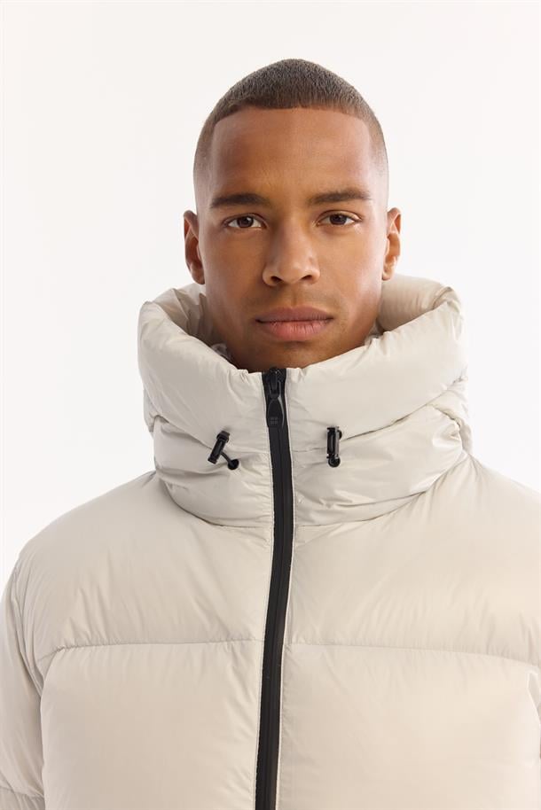 Taş Kapüşonlu %100 Kaz Tüyü Su İtici Rüzgar Geçirmez -15 Dereceye Dayanıklı Parlak Şişme Mont