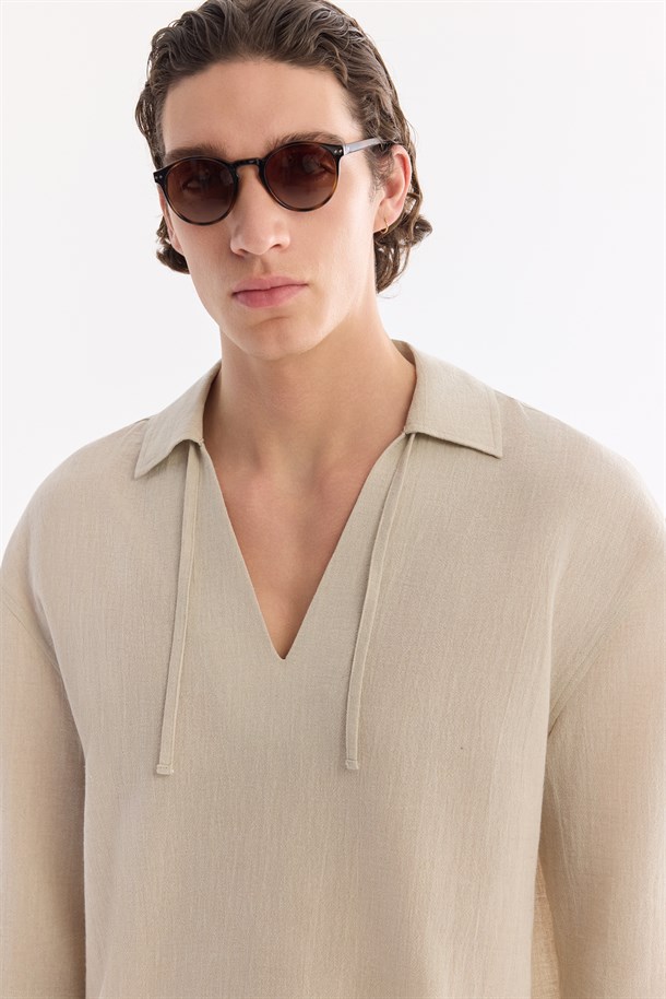 Taş V Yaka Pamuk Keten Karışımlı Kısa Kol Gömlek