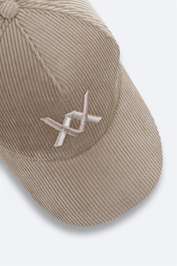 Vizon %100 Pamuk Önü Nakış Detaylı Kadife Spor Şapka