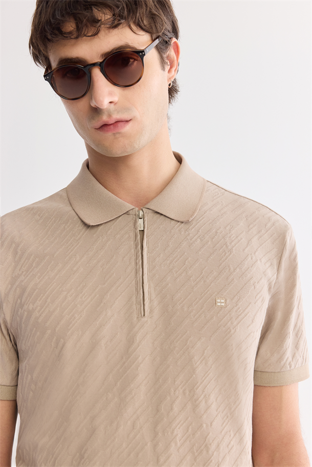 Vizon Kıvrılmaz Fermuarlı Polo Yaka Jakarlı T-Shirt