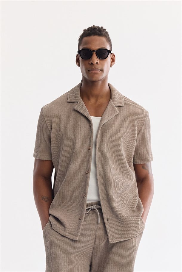 Vizon Apaj Yaka Düğmeli Kısa Kol Gömlek