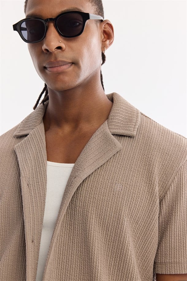 Vizon Apaj Yaka Düğmeli Kısa Kol Gömlek