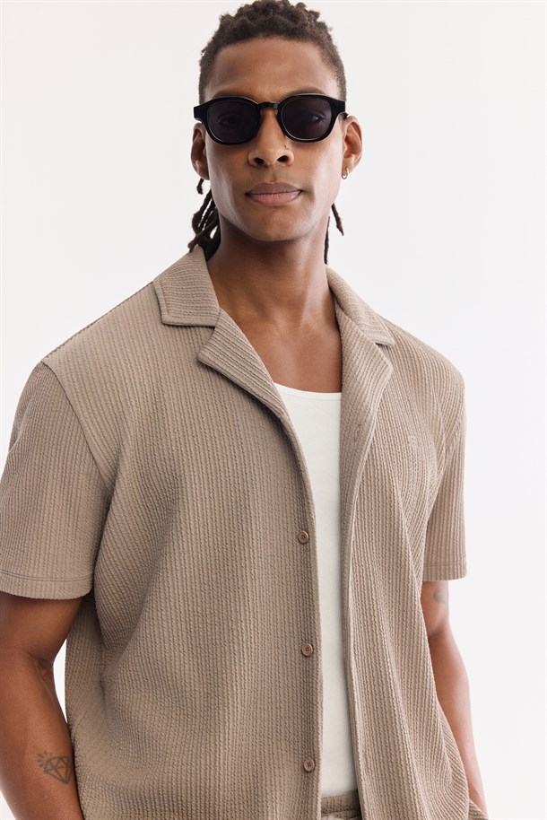 Vizon Apaj Yaka Düğmeli Kısa Kol Gömlek