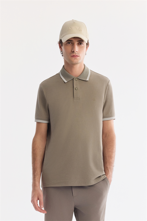 Yeşil Kıvrılmaz Polo Yaka Pamuklu Teknik Kumaş T-Shirt