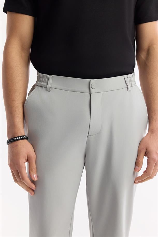 Açık Gri Yanı Lastikli Teknik Kumaş Nora Slim Fit Pantolon