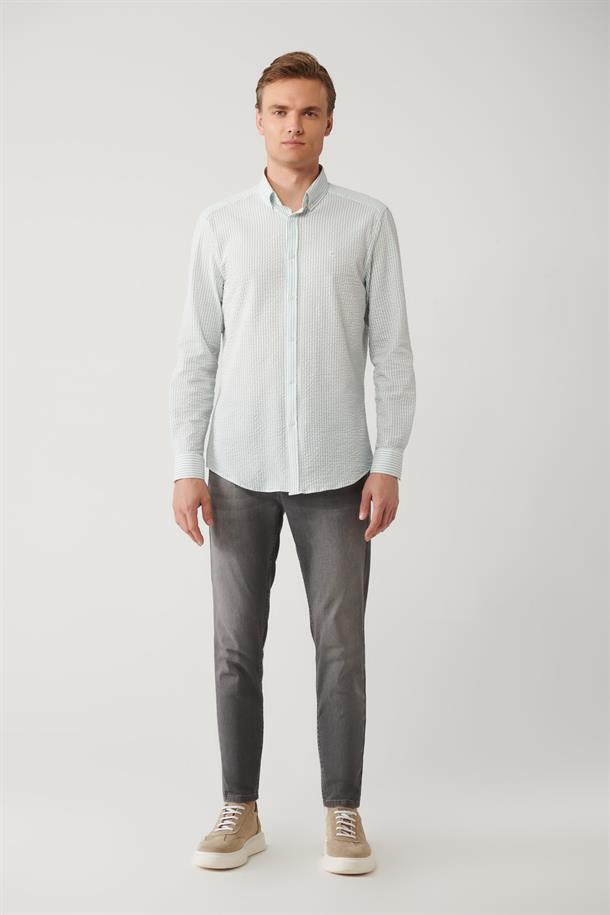 Açık Mavi Düğmeli Yaka Poliamid Karışımlı Gofreli Cepli Slim Fit Gömlek
