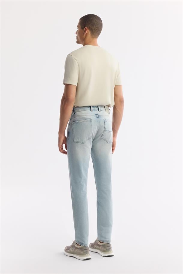Açık Mavi Eskitme Yıkamalı Slim Fit Denim Pantolon