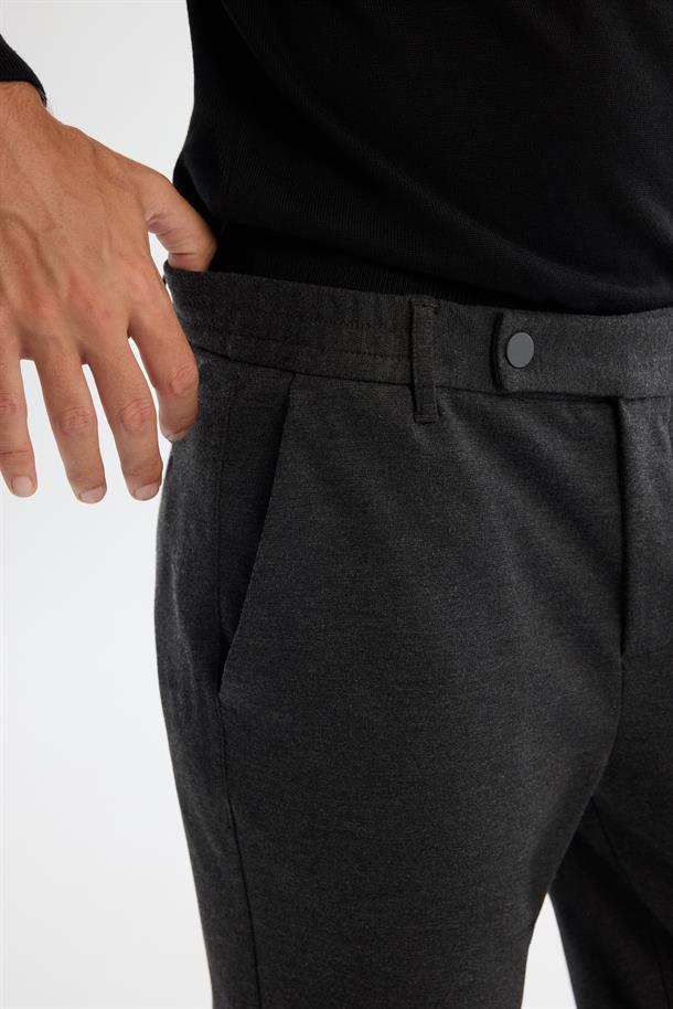 Antrasit Yanı Lastikli Fleto Cep Fermuar Detaylı Slim Fit Örme Jogger Pantolon