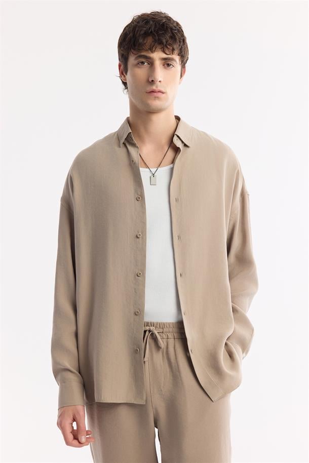 Bej Alttan Britli Yaka Modal Karışımlı Rahat Kesim Oversize Fit Gömlek