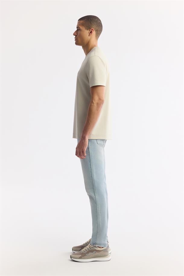 Bej Bisiklet Yaka Hologram Baskılı İnterlok T-Shirt