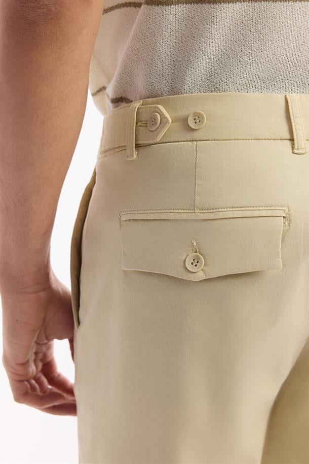 Bej Klasik Bel Apolet Detaylı Selge Relaxed Fit Şort