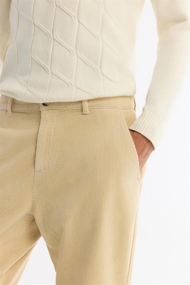 Bej Klasik Bel Kalın Fitilli Kadife Chino Garni Detaylı Relaxed Fit Pantolon