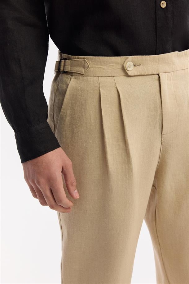 Bej Klasilk Bel Apolet Detaylı Gordion %100 Keten Carrot Fit Pantolon