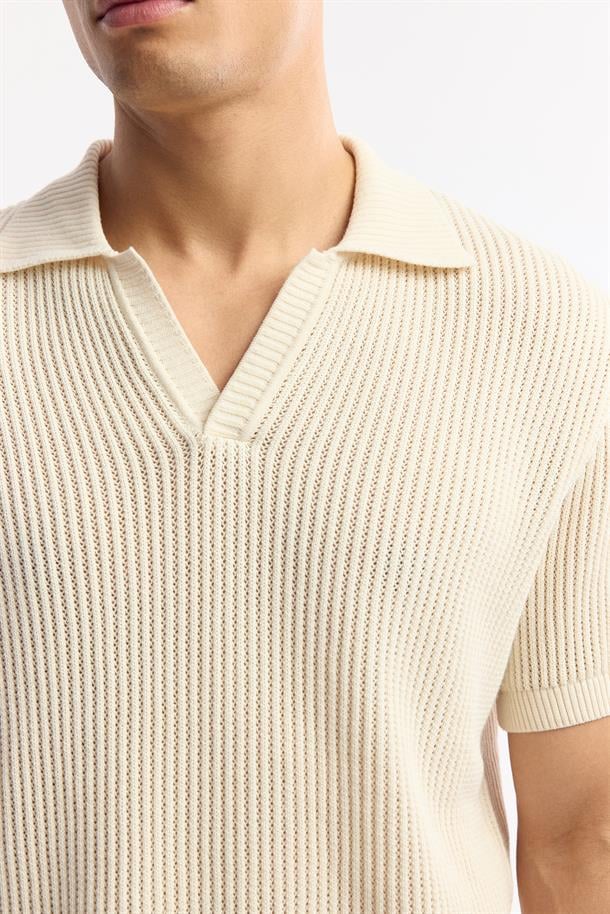 Bej Polo Yaka Düğmesiz Ajurlu Triko T-shirt