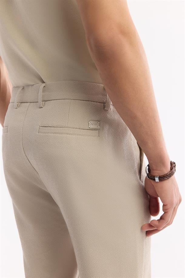 Bej Yanı Lastikli Gofreli Nora Slim Fit Chino Pantolon