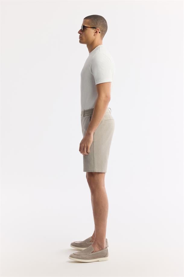 Bej Yanı Lastikli Gofreli Olympos Relaxed Fit Chino Şort