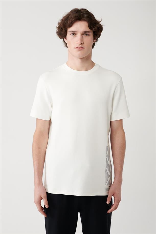 Beyaz Baskılı Bisiklet Yaka Soft Touch T-Shirt