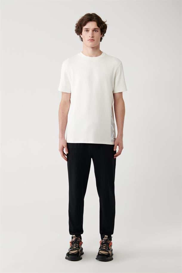 Beyaz Baskılı Bisiklet Yaka Soft Touch T-Shirt