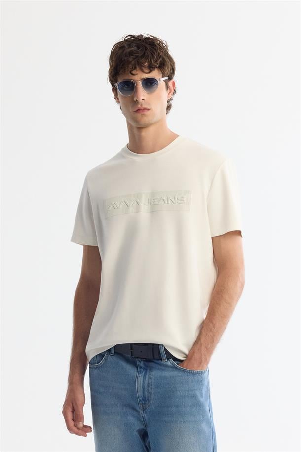 Beyaz Bisiklet Yaka Baskı Detaylı T-shirt
