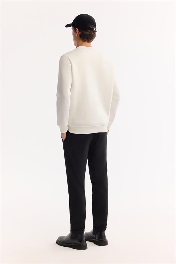 Beyaz Bisiklet Yaka İçi 3 İplik Şardonlu Sweatshirt