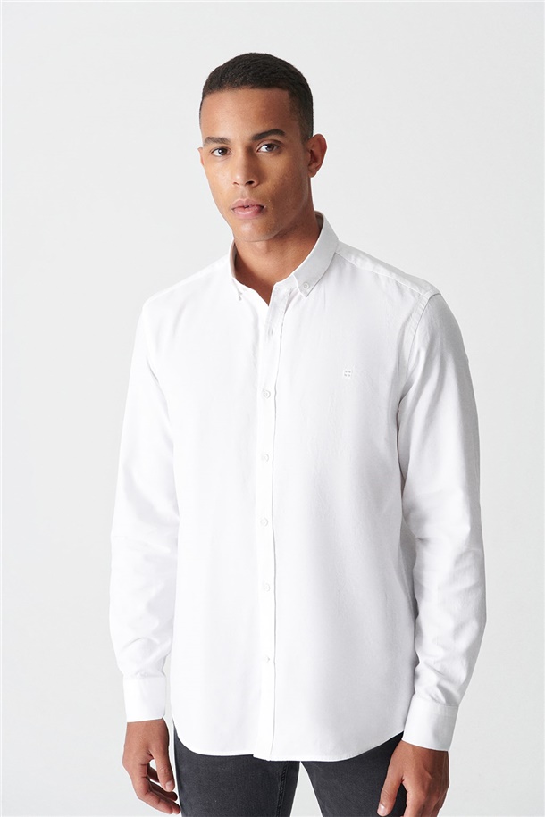Beyaz Düz Alttan Britli Yaka Regular Fit Gömlek
