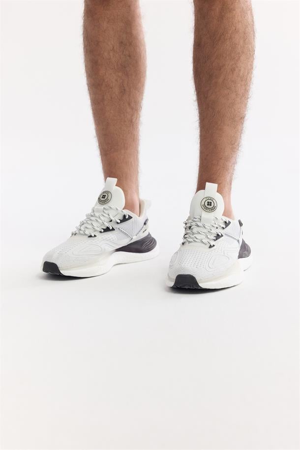 Beyaz Esnek Taban Sneaker Ayakkabı