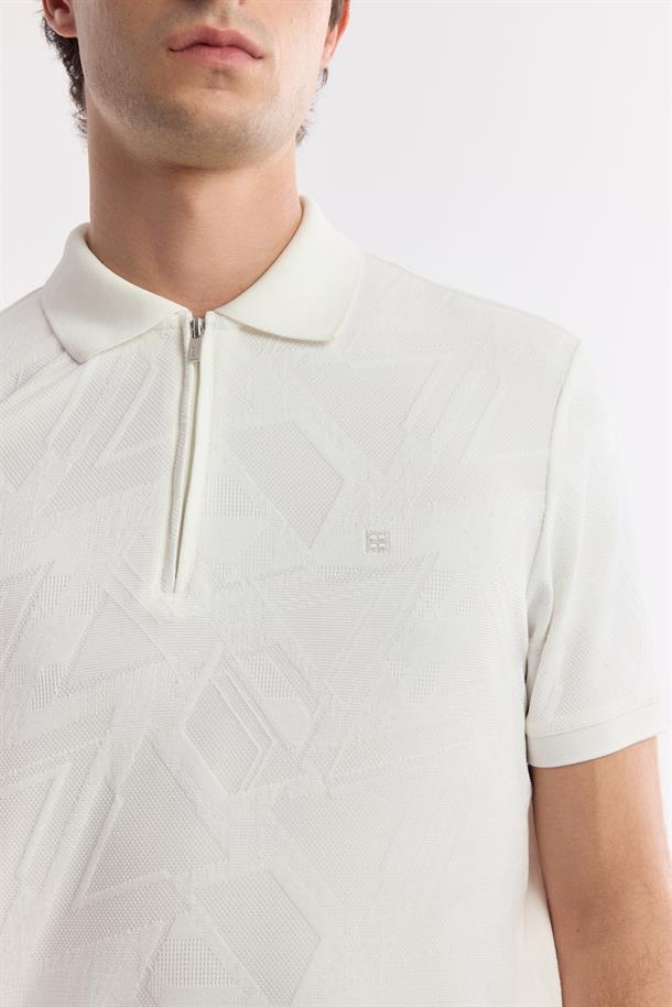 Beyaz Fermuarlı Polo Yaka Jakarlı T-Shirt