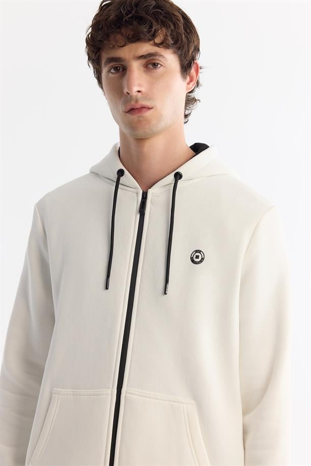 Beyaz Kapüşonlu Yaka Şardonlu 3 İplik Fermuarlı  Sweatshirt