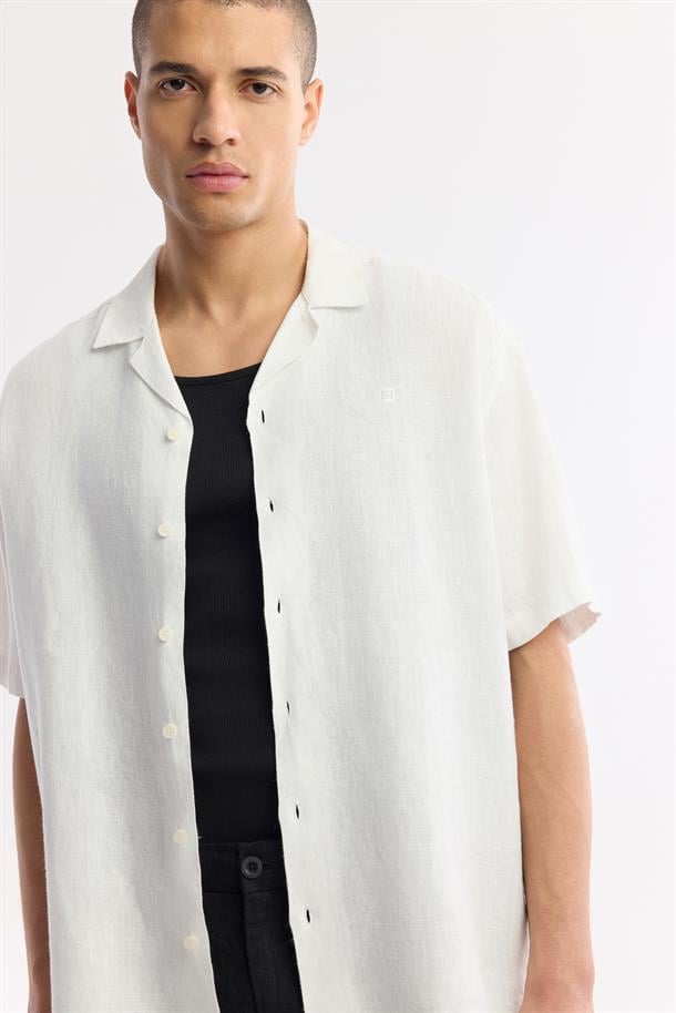 Beyaz Küba Yaka %100 Keten Kısa Kol Rahat Kesim Oversize Fit Kısa Kol Gömlek