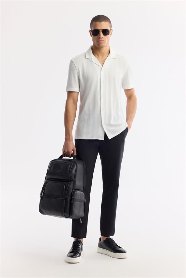 Beyaz Küba Yaka Örme Jakarlı Comfort Fit Kısa Kol Gömlek