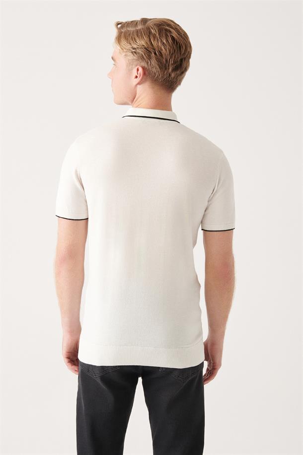 Beyaz Polo Yaka Dokulu Triko T-shirt