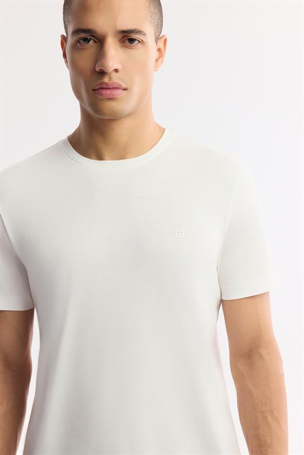 Beyaz Soft Touch Bisiklet Yaka Basic Modal T-Shirt