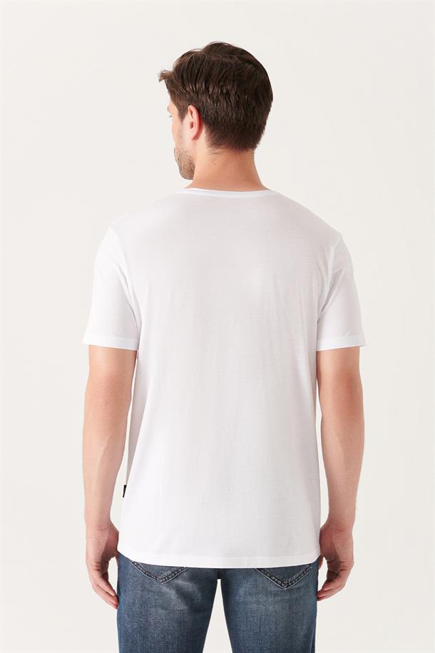 Beyaz Ultrasoft V Yaka Düz Regular Fit Modal T-Shirt