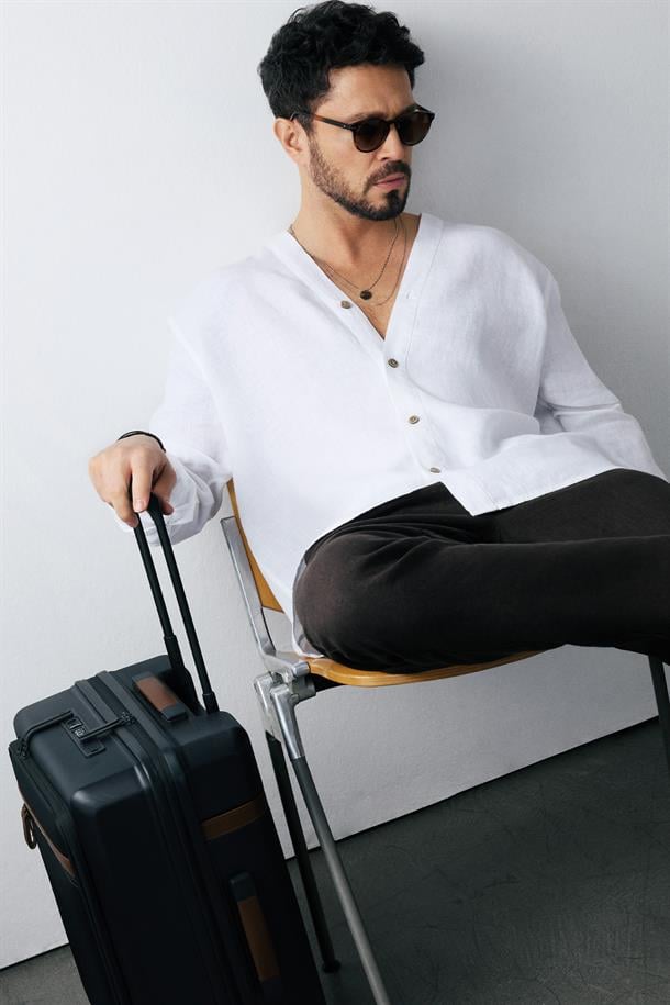 Beyaz V Yaka %100 Keten Comfort Fit Uzun Kol Gömlek