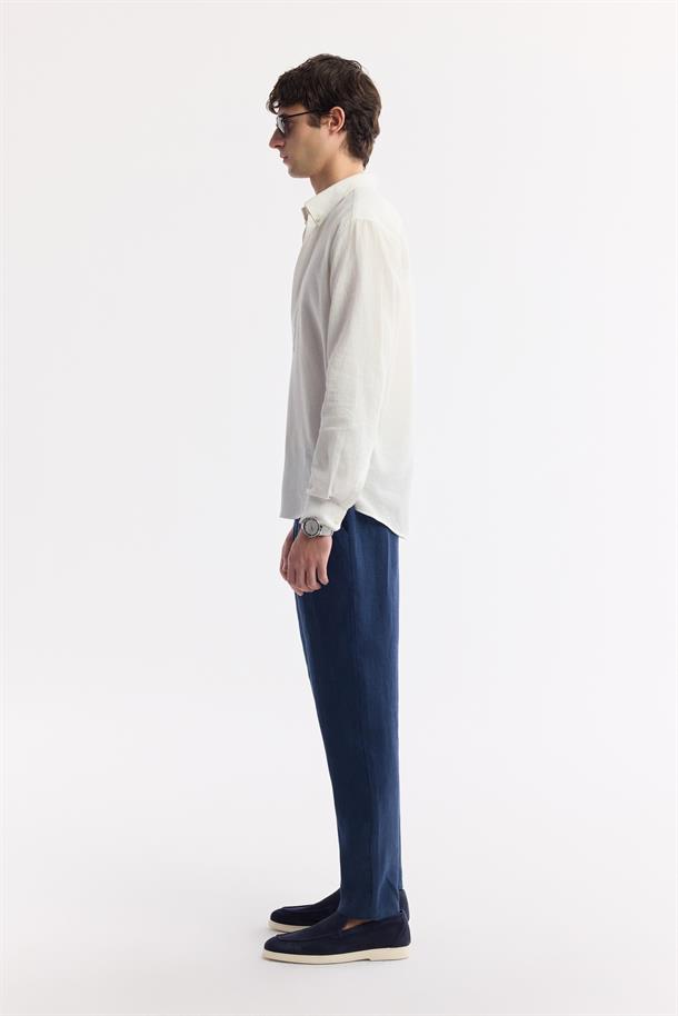 Beyaz V Yaka Keten Karışımlı Comfort Fit Uzun Kol Gömlek