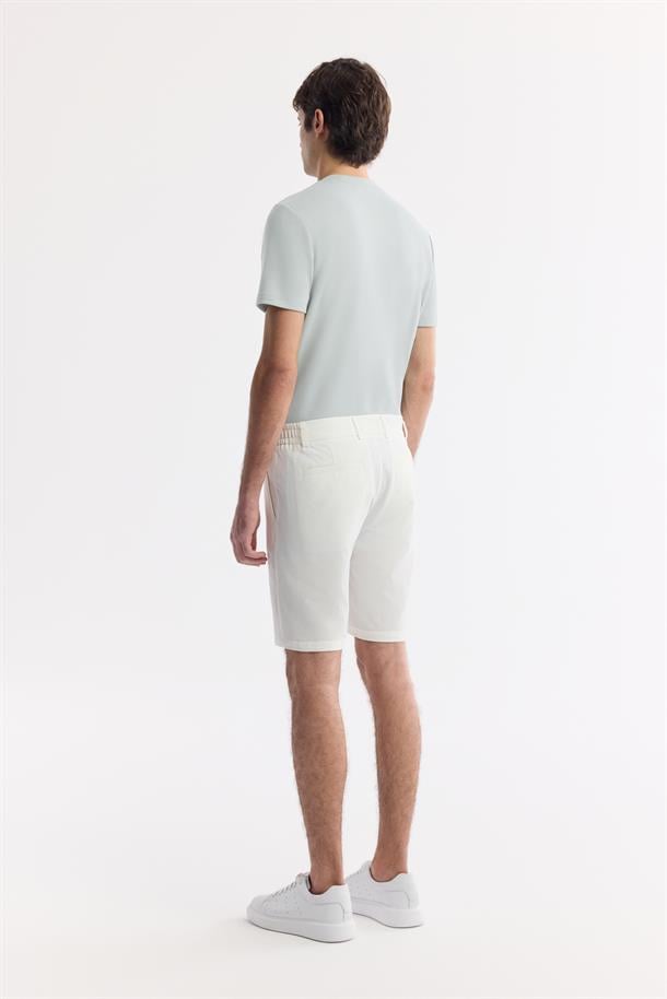 Beyaz Yanı Lastikli Gofreli Bi Stretch Chino Şort