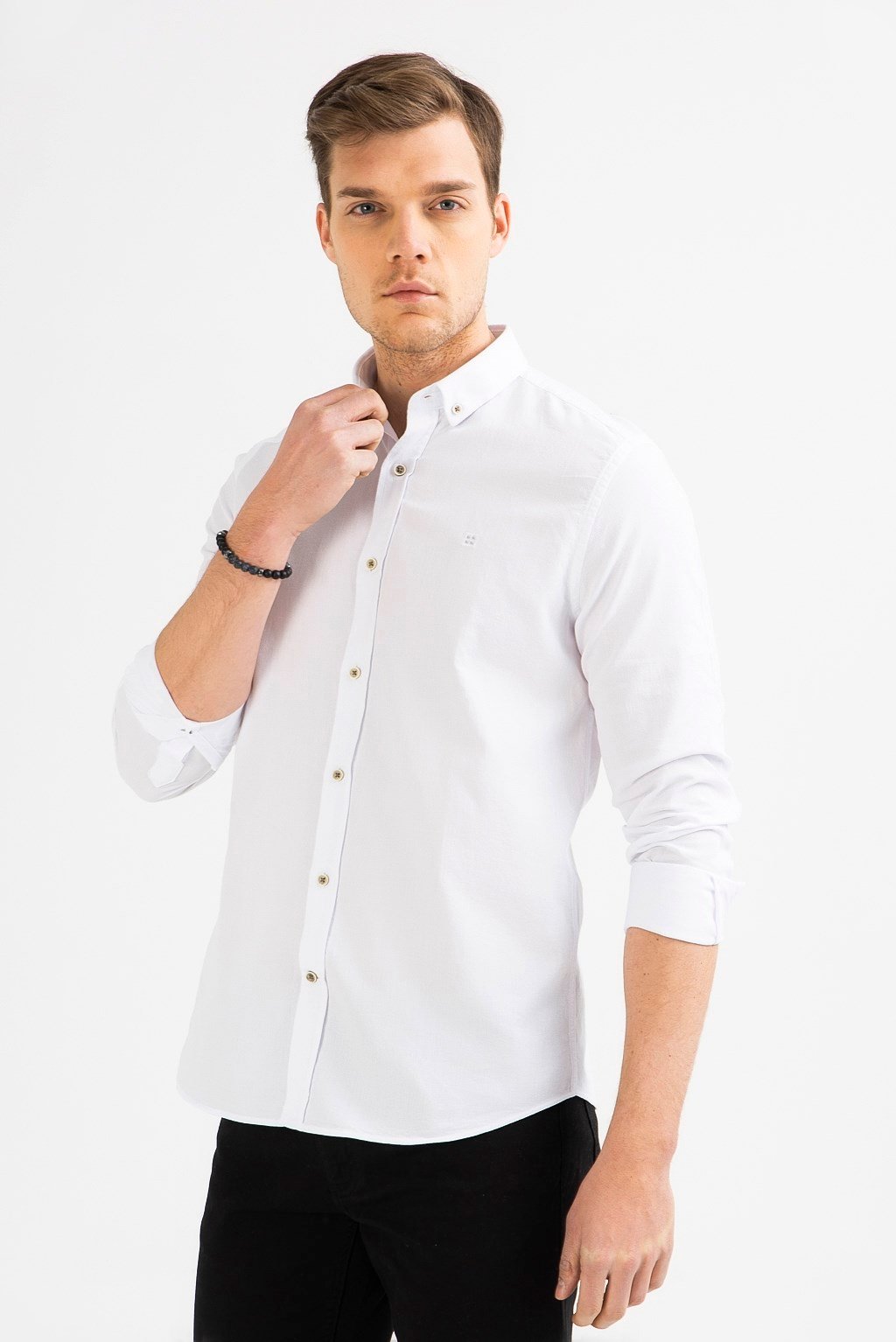 Beyaz Armürlü Düğmeli Yaka Slim Fit Gömlek A01S2301-05 - AVVA