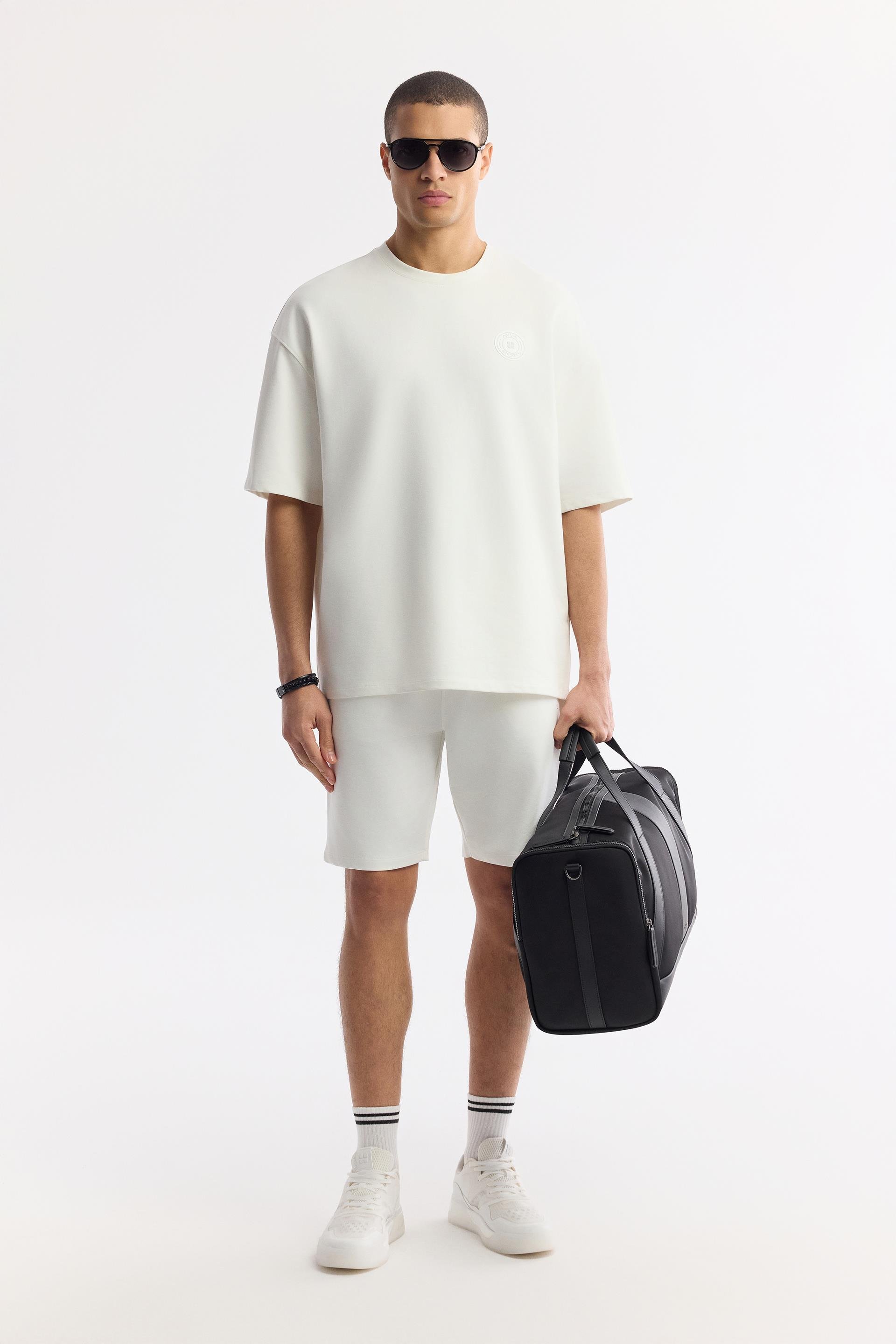 Ekru Bisiklet Yaka Oversize Aplike Baskı Detaylı 2'İplik T-Shirt