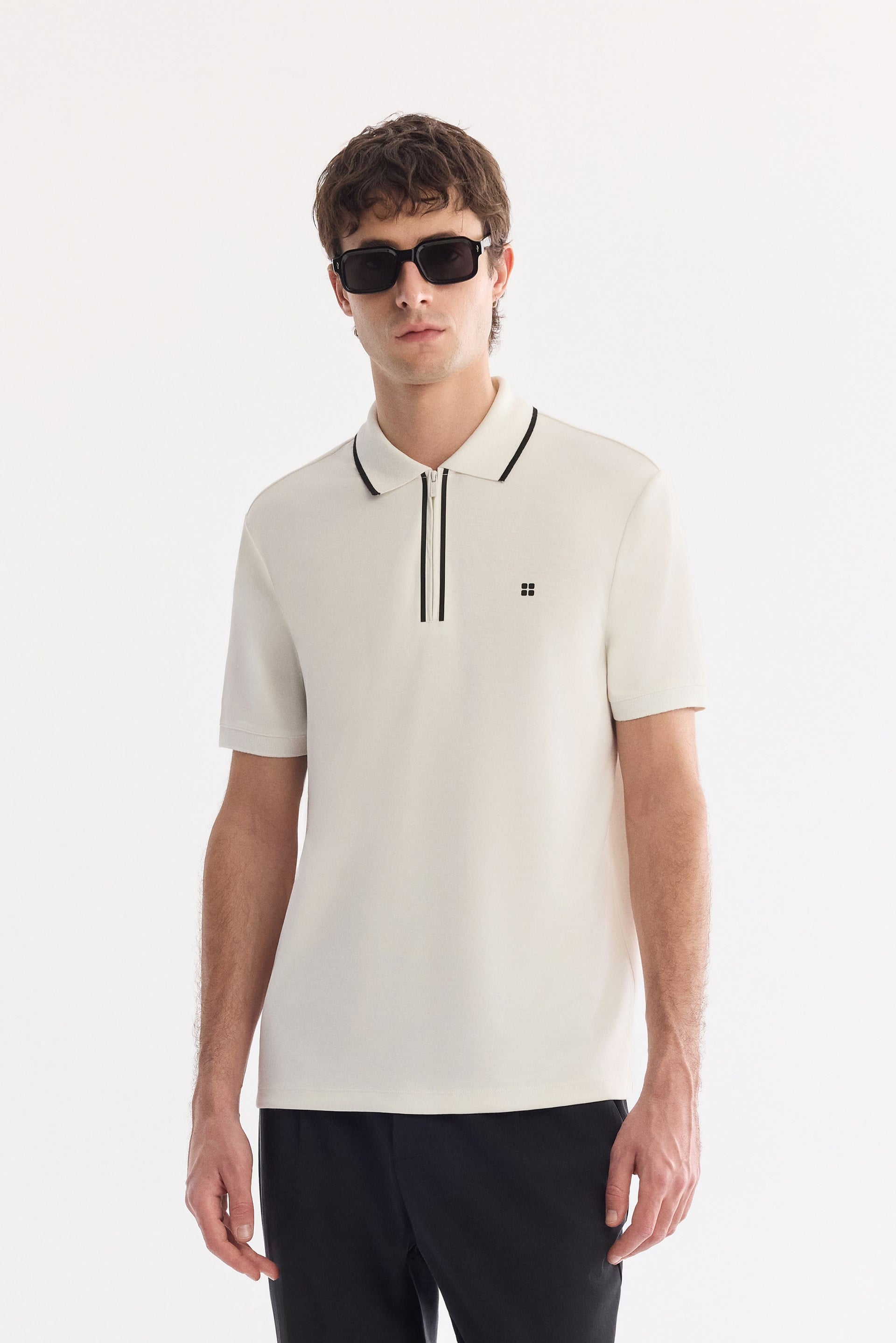 Ekru Kıvrılmaz Polo Yaka Fermuarlı Bi-Stretch İnterlok T-Shirt| AVVA