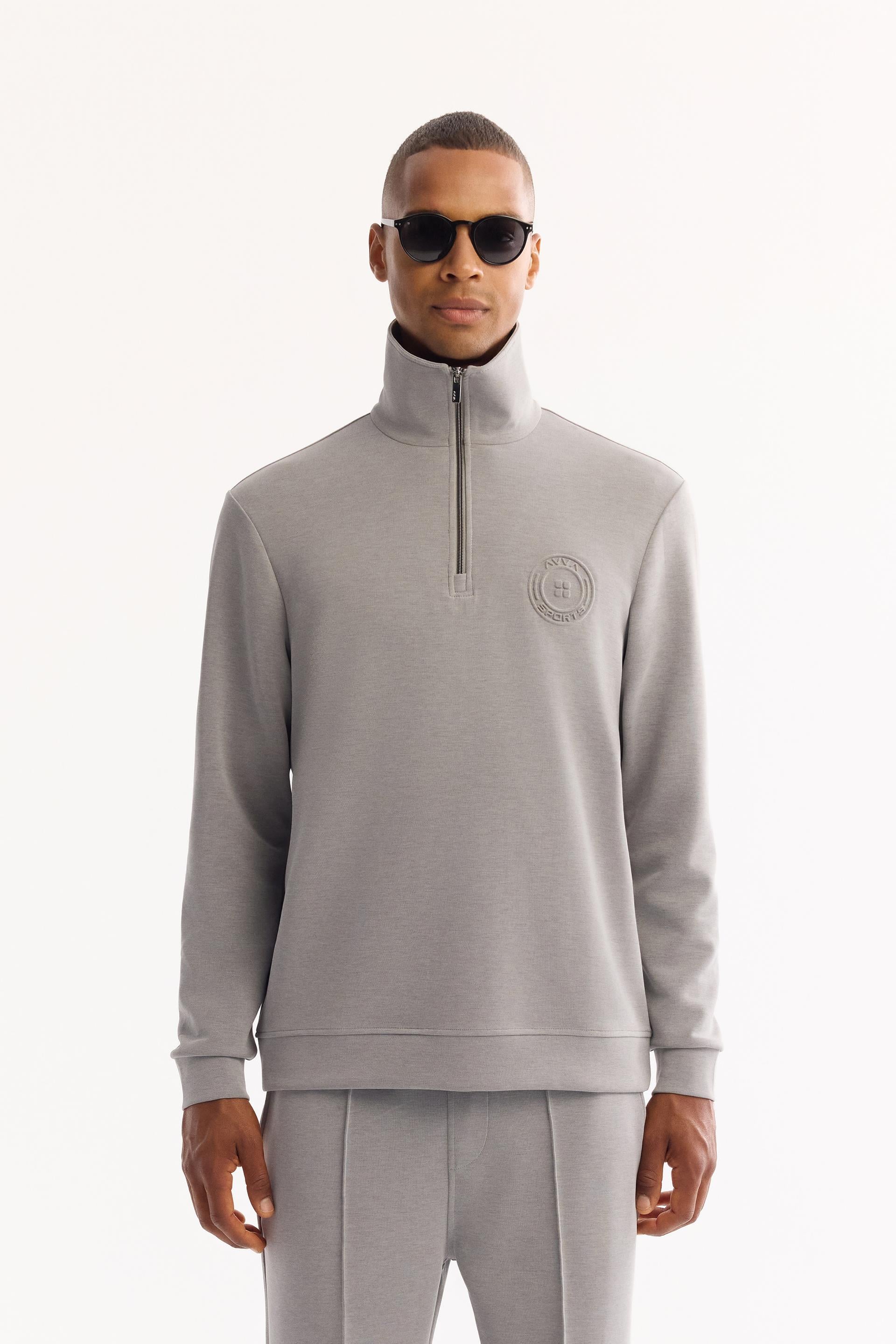 Gri Dik Yaka Fermuarlı Soft Touch Baskılı Sweatshirt | AVVA